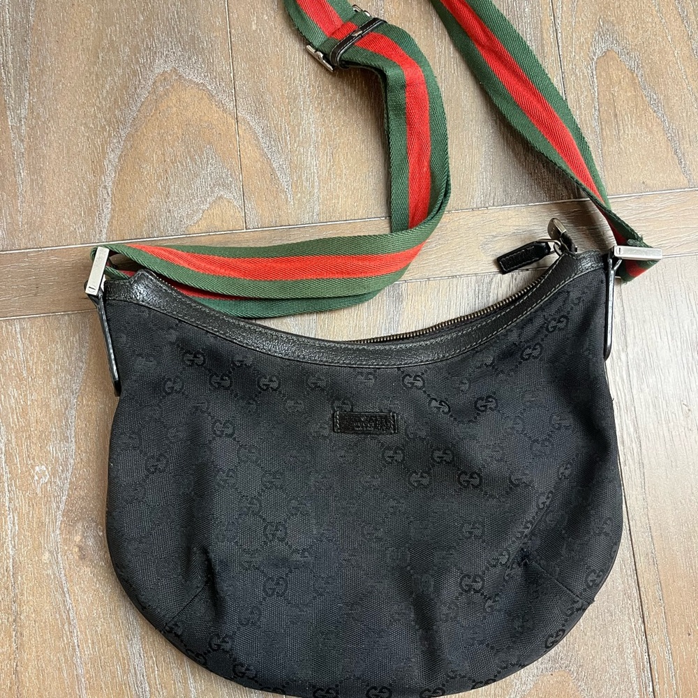 Gucci Black Crossbody Bag with Green and Red Strap
